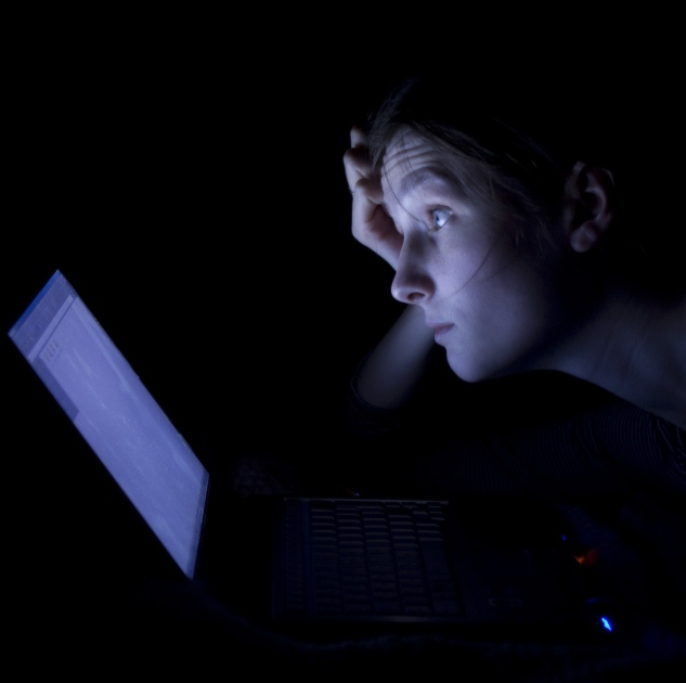 Κάνε shut down στον υπολογιστή σου το βράδυ…κινδυνεύεις από αϋπνίες!