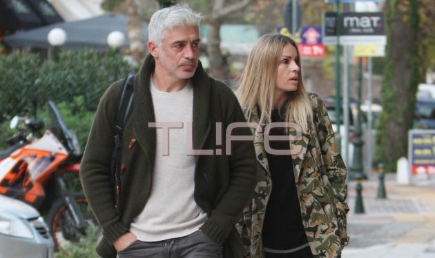 Αντώνης Νικοπολίδης: Βόλτα με τη σύζυγό του στην Κηφισιά! Φωτογραφίες