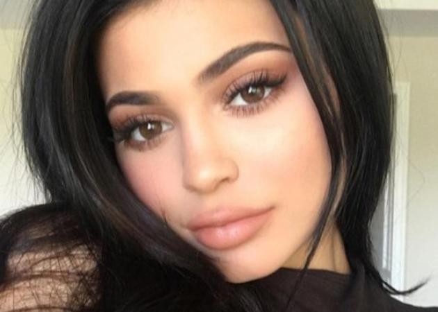 Αυτή είναι η νέα συλλογή της Kylie Jenner για τον Αγ. Βαλεντίνο!