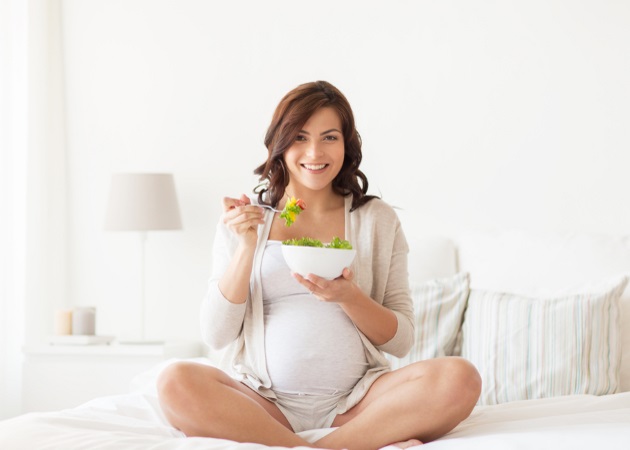 Εγκυμοσύνη: Είσαι σίγουρη ότι τρέφεσαι σωστά ή μήπως πρέπει να αλλάξεις τις διατροφικές συνήθειές σου;