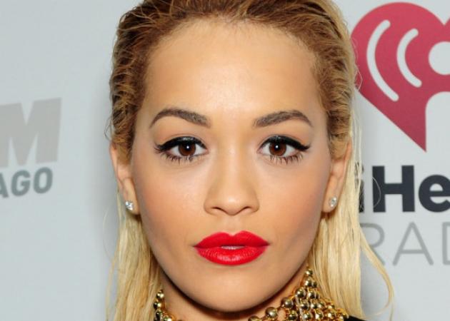 Rita Ora is that you? Αγνώριστη στα British Awards