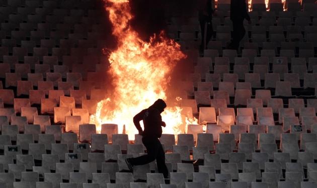 Τραγικός απολογισμός των επεισοδίων στο ΟΑΚΑ – Εικόνες ντροπής κάνουν το γύρο του κόσμου