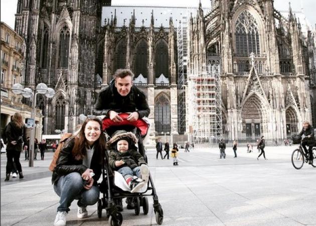 Νίκος Ορφανός – Αντιγόνη Παφίλη: Οι πασχαλινές διακοπές με τον γιο τους στη Γερμανία!