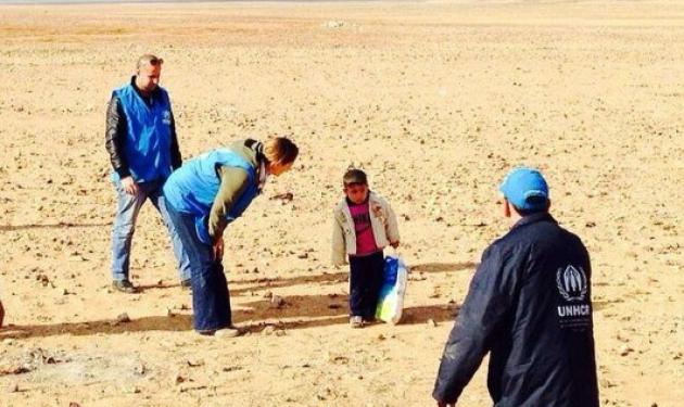 Σπαρακτική εικόνα: 4χρονο αγοράκι από τη Συρία βρέθηκε να περιπλανιέται στην έρημο!