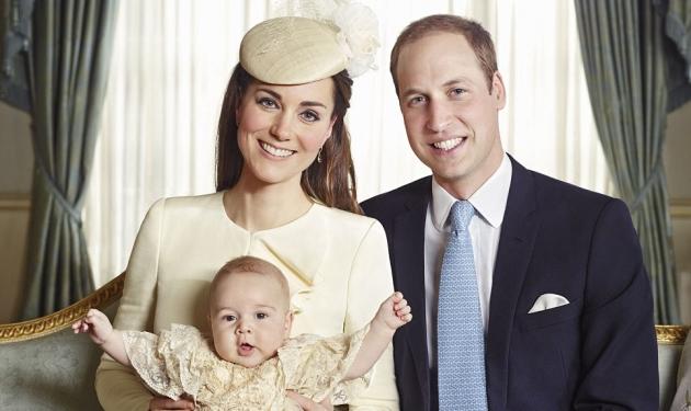 William – Kate: Οι επίσημες φωτογραφίες της βάφτισης του πρίγκιπα George!