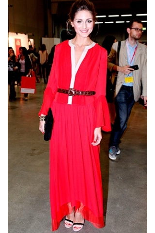 H Olivia Palermo με κόκκινο φόρεμα!