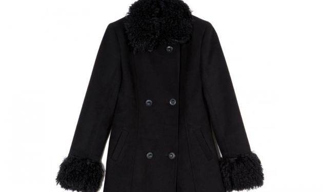 Κάνε δικό σου αυτό το υπέροχο μαύρο παλτό με γούνα!