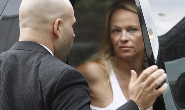 Pamela Anderson : Όταν ξεχνάει να βάλει σουτιέν και …μακιγιάζ! Φωτογραφίες