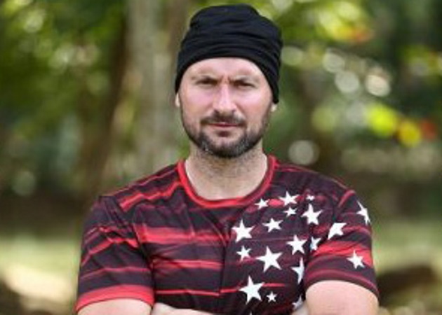 Survivor: Ο Πάνος Αργιανίδης  άφησε τις καρύδες και έπιασε τα σουβλάκια