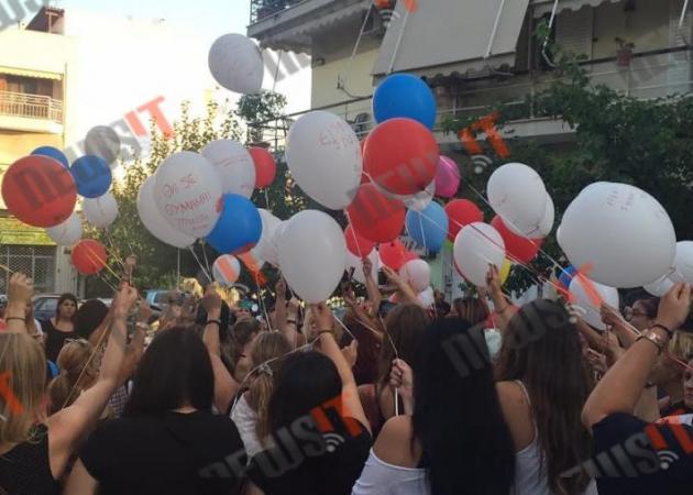 Πλήθος κόσμου για την γιορτή του Παντελή Παντελίδη – Άφησαν μπαλόνια με το όνομά του στον ουρανό [pics, vid]
