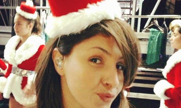Έλενα Παπαρίζου: Για πού ετοιμάζεται κι έχει μπει σε χριστουγεννιάτικη διάθεση;