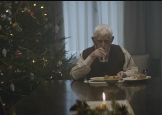Χριστούγεννα 2015: Η απίστευτη φάρσα του παππού που θα σε κάνει να κλάψεις! Βίντεο