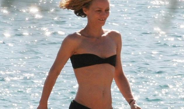 Vanessa Paradis: Διακοπές στην Ελλάδα με το γιο της! Φωτογραφίες