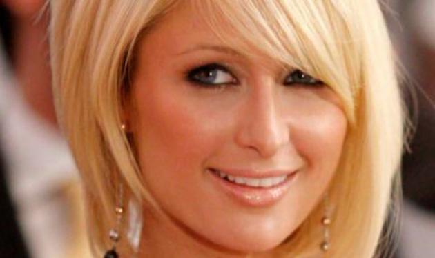 Η Paris Hilton κάνει το μοντέλο με αρκετά παραπανίσια κιλά! Δες photo!