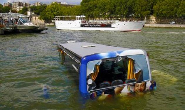 16 νεκροί από λεωφορείο πέφτει στο ποτάμι. Δες το βίντεο!