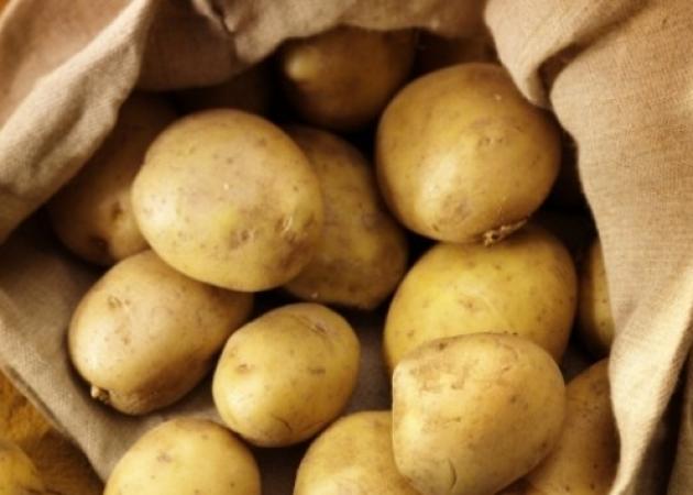 Μην βάζεις ΠΟΤΕ τις πατάτες στο ψυγείο μόλις τις αγοράσεις – Δες γιατί!