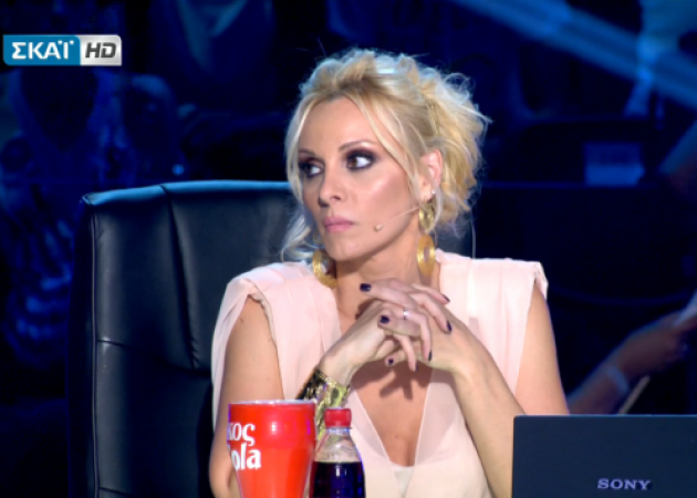X Factor: Οργισμένο βλέμμα της Πέγκυς Ζήνα στον Θοδωρή Μαραντίνη την ώρα της ψηφοφορίας – Της έδιωξαν τον παίκτη