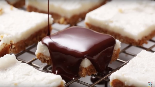 Το πιο λαχταριστό τετράγωνο γλυκό!