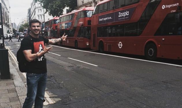 Άκης Πετρετζίκης: Ταξίδεψε στο Λονδίνο!