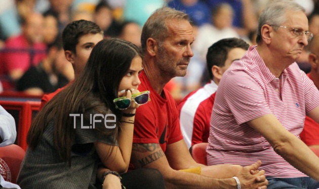 Πέτρος Κωστόπουλος: Με την κόρη του, Αλεξάνδρα στο γήπεδο!