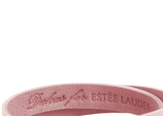 Κυκλοφόρησε το νέο ροζ βραχιολάκι της Estee Lauder και του Δούκα Χατζηδούκα! Δες πώς είναι!