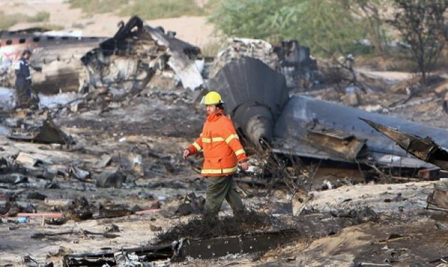 36 άνθρωποι ζωντανοί από συντριβή αεροπλάνου!