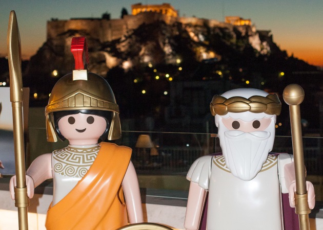 Το #PlaymobilTurnsGreek θα σε κάνει να πιστέψεις ξανά στα παραμύθια!