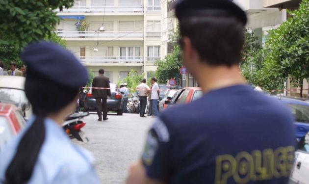 Ταμπουρώθηκαν με μαχαίρια, σε σπίτι στην Καλλιθέα!