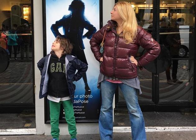 Χριστίνα Πολίτη: Νέες φωτογραφίες από το ταξίδι στο Λονδίνο με τον γιο της!