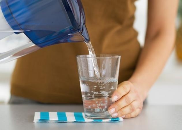 Με πόσο νερό πριν από κάθε γεύμα θα χάνεις τουλάχιστον 1 κιλό/μήνα!