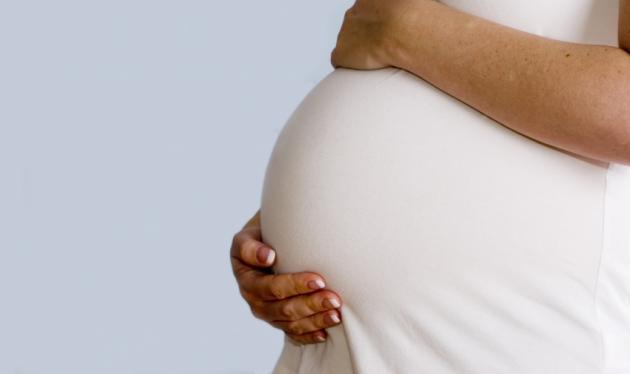 Πρέβεζα: Η περιπέτεια εγκύου γυναίκας – Μπήκε πανικόβλητη σε κατάστημα!