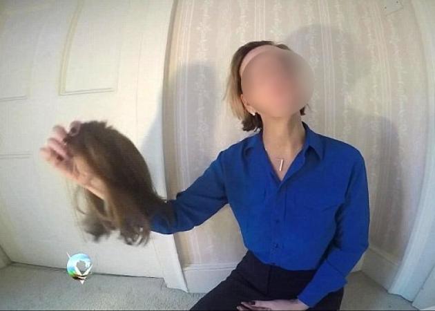 Συγκλονίζει η γνωστή παρουσιάστρια – Βγάζει δημόσια την περούκα της μετά την χημειοθεραπεία! Βίντεο