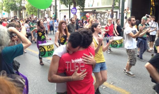 Athens gay Pride 2013: Πάνω από 3.000 άτομα παρέλασαν με το σύνθημα η Αθήνα δικιά μας! Φωτογραφίες