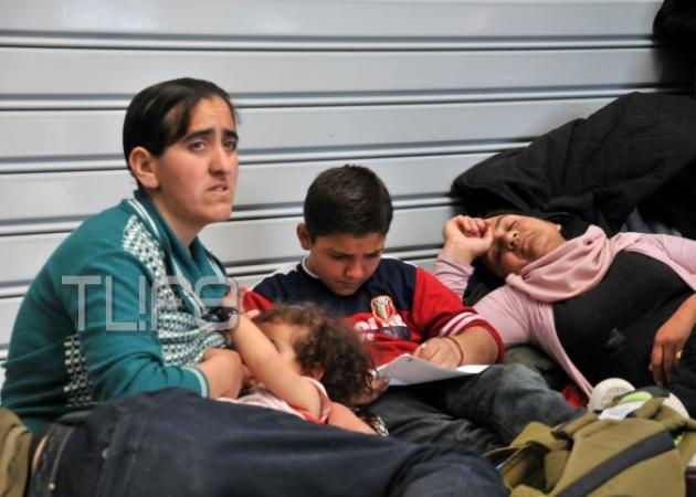 Εικόνες που συγκλονίζουν! Το TLIFE, στο κέντρο υποδοχής προσφύγων στον Πειραιά