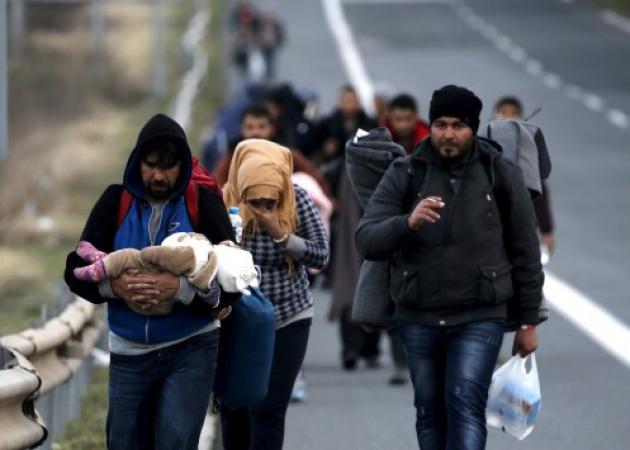 Πρόσφυγες από το Ελληνικό ξεκίνησαν με τα πόδια για Ειδομένη – “Είμαστε άνθρωποι” έλεγαν