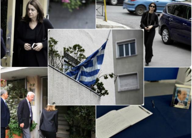 Κοσμοσυρροή στο σπίτι του Κωνσταντίνου Μητσοτάκη από συγγενείς και φίλους – Μεσίστιες οι σημαίες [vids, pics]
