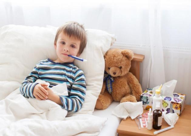 Πυρετός στο παιδί: Πώς να τον ρίξεις χωρίς φάρμακα!