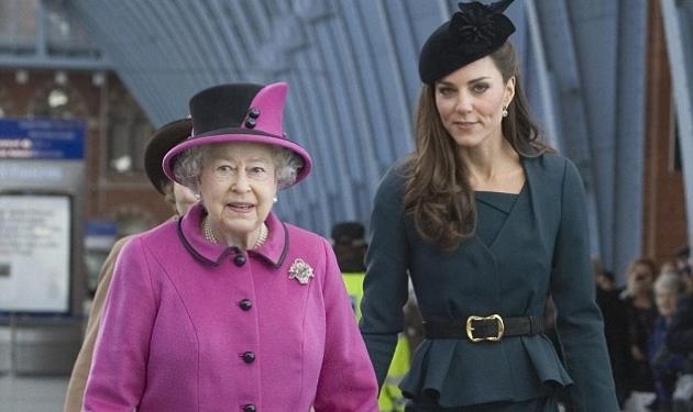Δούκισσα Catherine – Βασίλισσα Ελισάβετ: Αχώριστες, σε μια  βασιλική βόλτα με στυλ!
