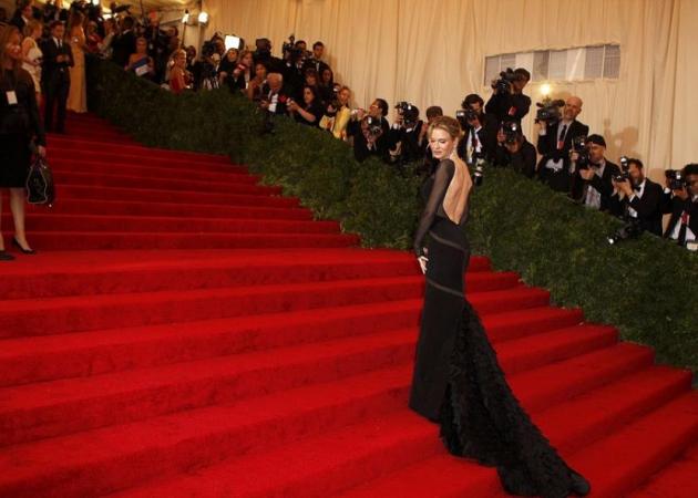 The Metropolitan Museum Gala! Τι φόρεσαν οι επώνυμες; Ψήφισε την πιο καλοντυμένη!