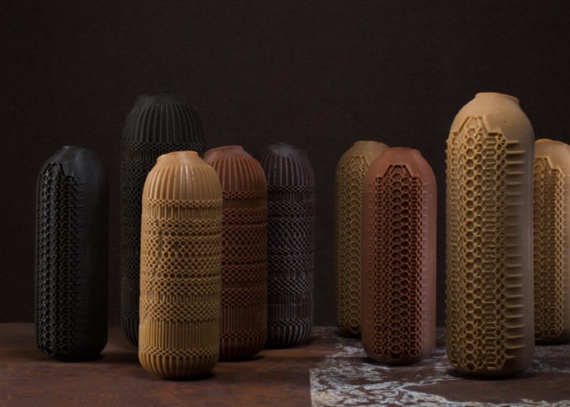REVOLVE bottles: Τα μοναδικά βάζα που θυμίζουν αρχαία αγγεία