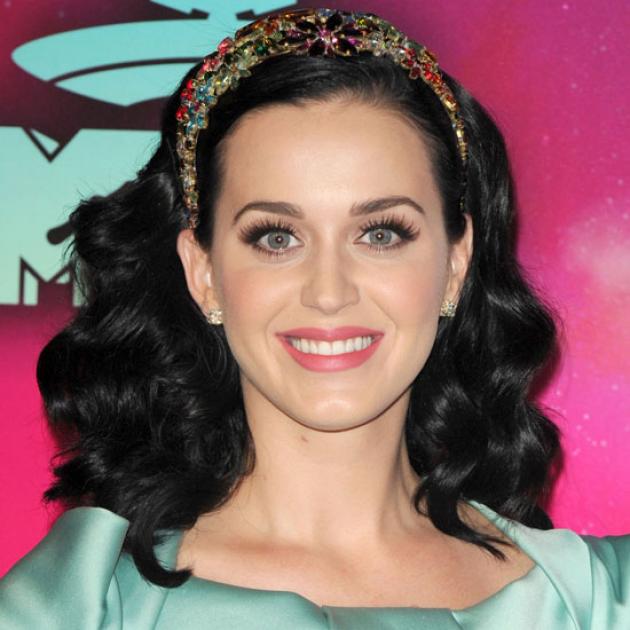 6 | Το αξεσουάρ μαλλιών της Katy Perry