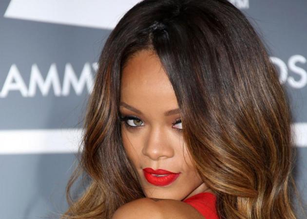H Rihanna έκανε μήνυση 5 εκατομμυρίων στο Topshop!
