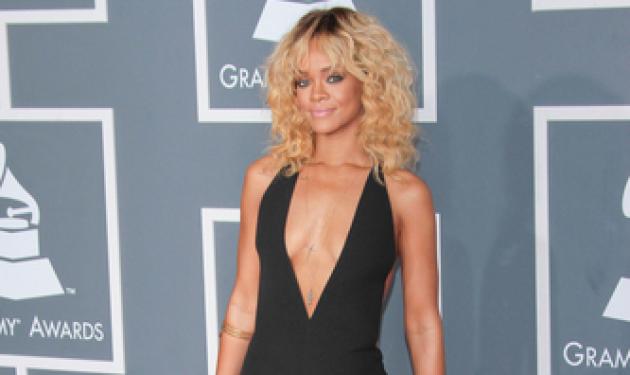 Θα ενσαρκώσει η Rihanna την Whitney Houston;