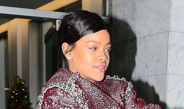 Rihanna: Φόρεσε δαχτυλίδι στην μύτη!