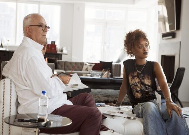 Η Rihanna αποκαλύπτει συνεργασία με το Manolo Blahnik!