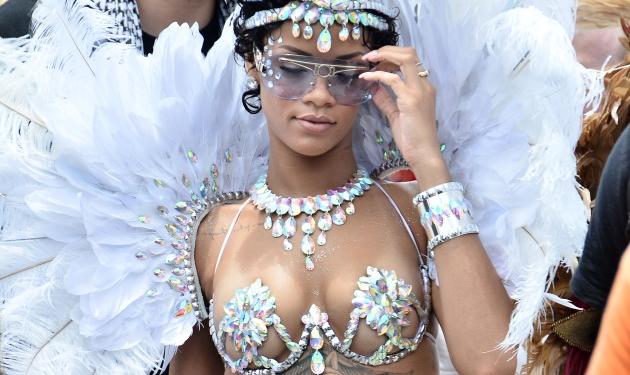 Το ξέφρενο party και ο σέξυ χορός της Rihanna στα Barbados! Φωτογραφίες