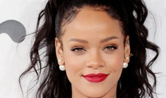 Προκαλεί η Rihanna: Αποκάλεσε Μακεδονία τα Σκόπια!