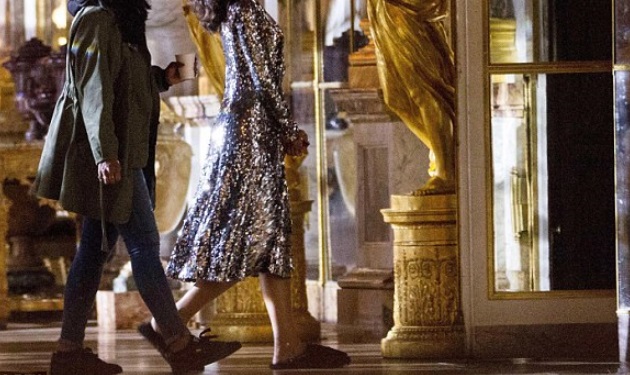 Ποια διάσημη τραγουδίστρια εμφανίστηκε με τις παντόφλες στο… Παλάτι των Βερσαλλιών;