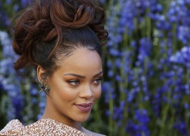 H Rihanna θα παρουσιάσει τη συλλογή της στην Εβδομάδα Μόδας της Νέας Υόρκης!