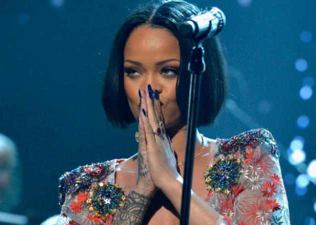 Rihanna: Γνωστή σχεδιάστρια δήλωσε ότι δε γνώριζε μέχρι πέρυσι ποια είναι